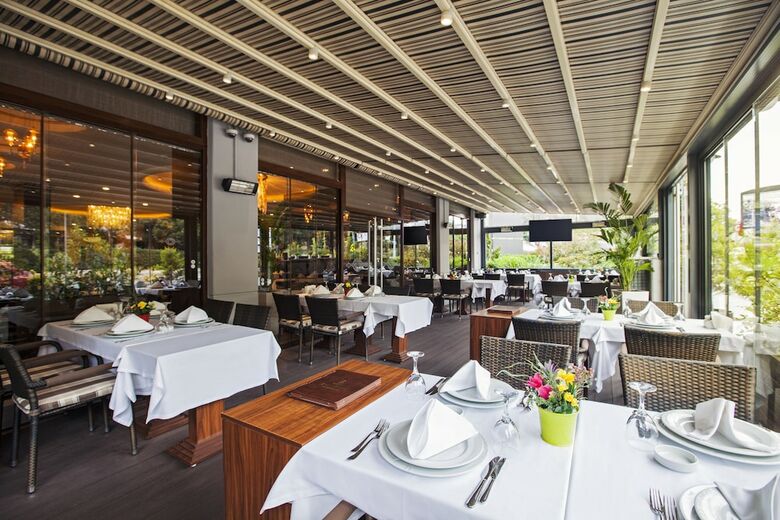 Ramada Hotel & Suites By Wyndham Istanbul Atakoy
