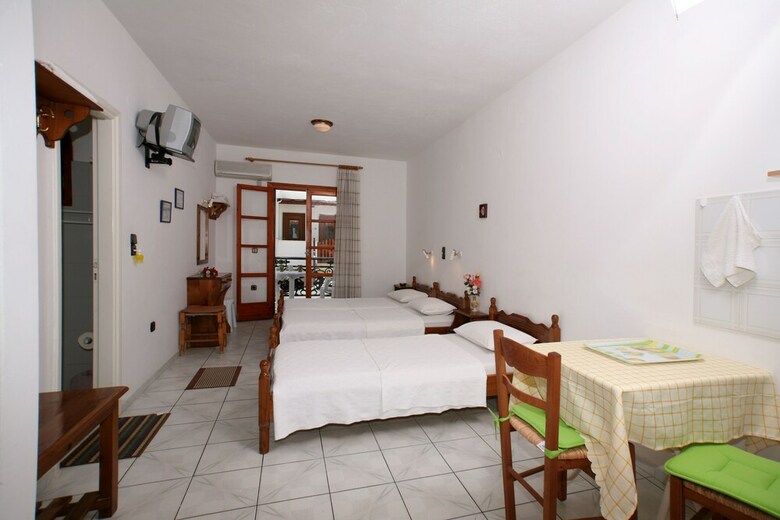 Hotel Kapetanos Rooms