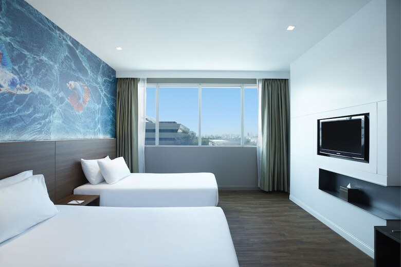 Centra Government Complex Hotel & Convention Centre