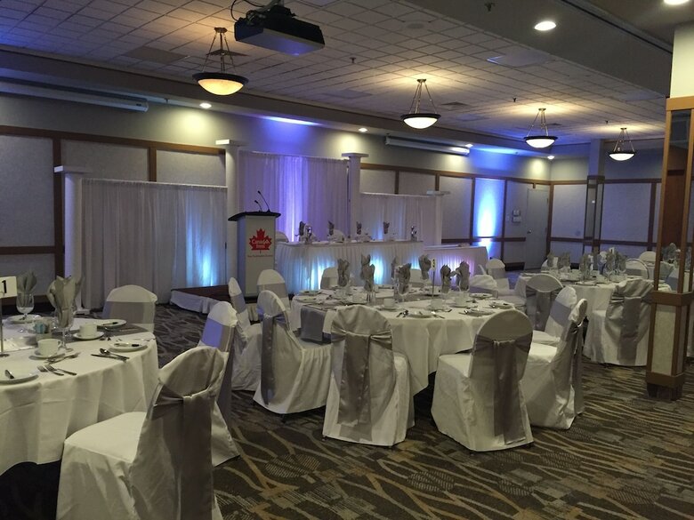 Hotel Canad Inns Destination Centre Transcona