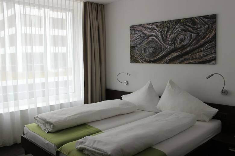 City West Hotel & Restaurant
