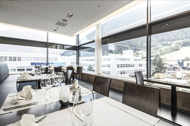 City West Hotel & Restaurant