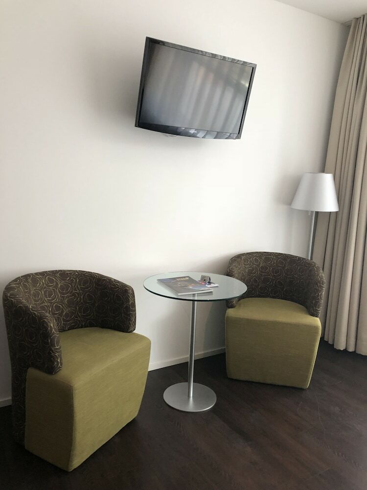 City West Hotel & Restaurant