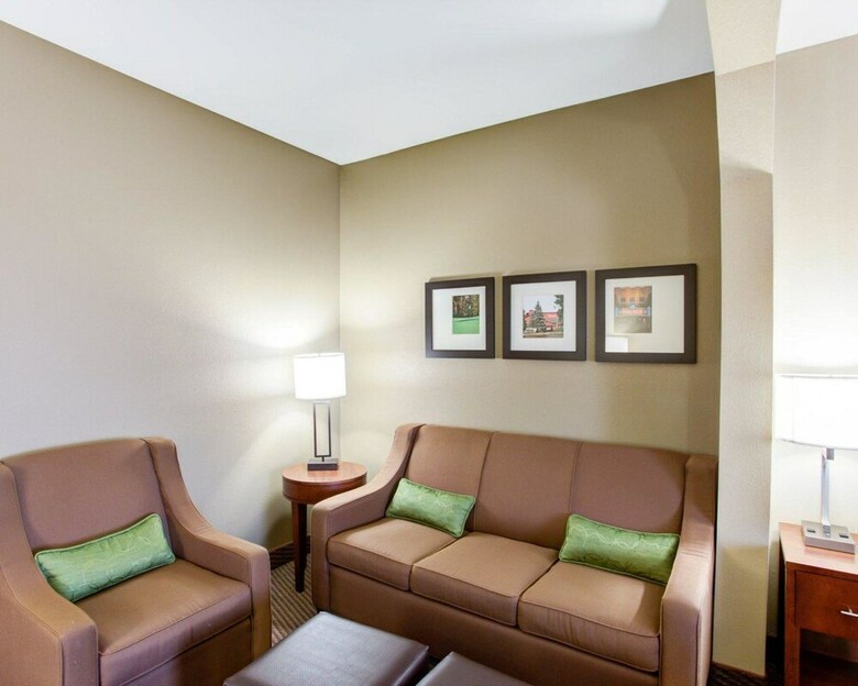 Hotel Comfort Suites