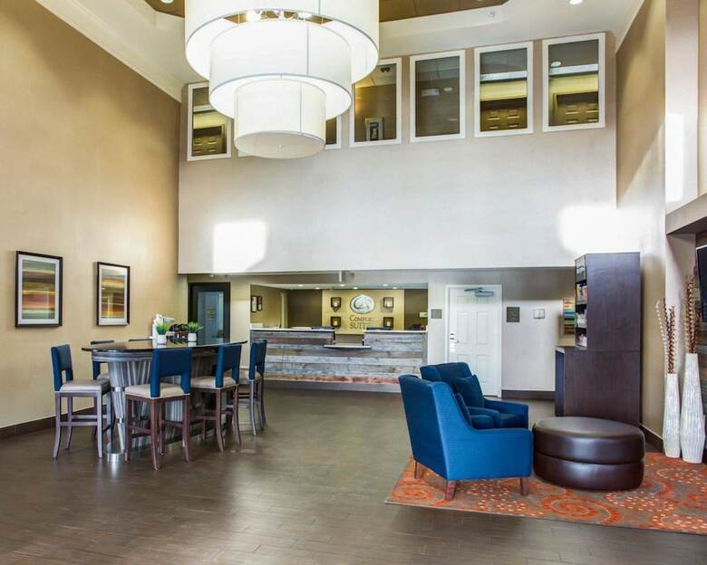 Hotel Comfort Suites
