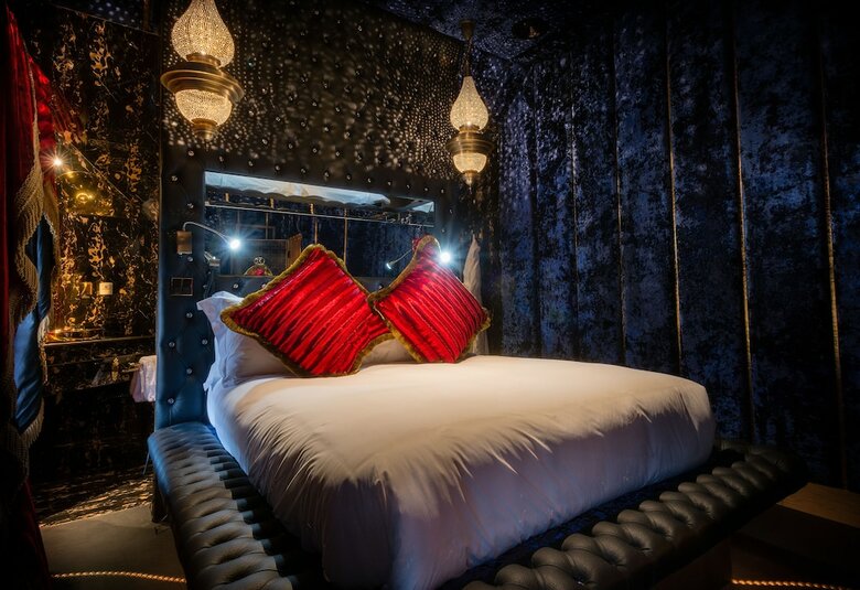 Hotel The Crazy Bear Beaconsfield