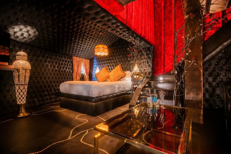 Hotel The Crazy Bear Beaconsfield