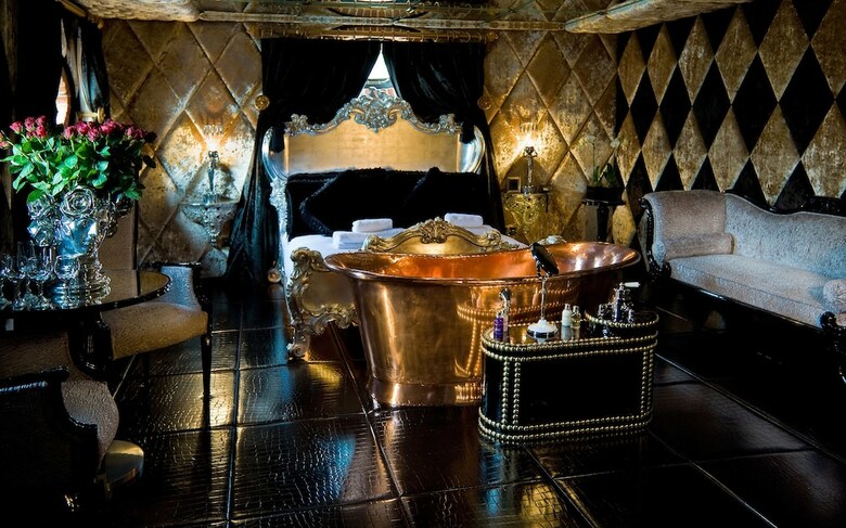 Hotel The Crazy Bear Beaconsfield