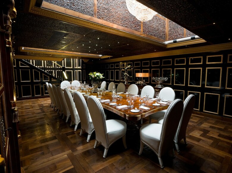 Hotel The Crazy Bear Beaconsfield