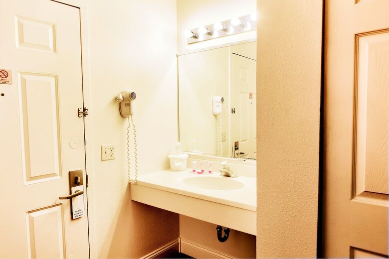 Motel Oyo Hotel Mccook Ne Downtown