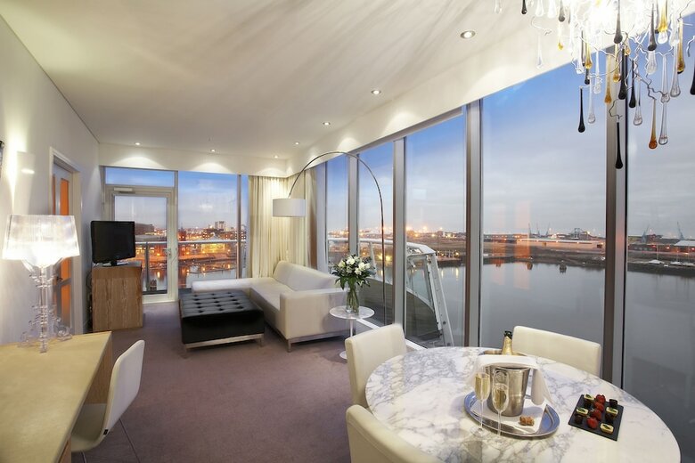 Hotel Voco St David's Cardiff