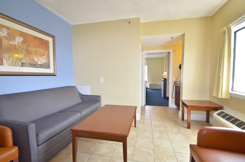 Apartamento Coastal Palms Inn & Suites