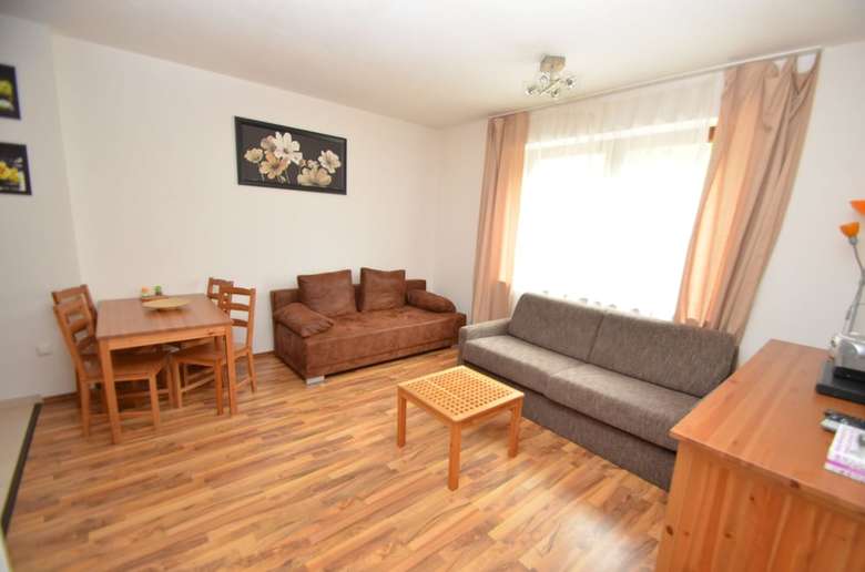 Fatrapark 2 Apartments House