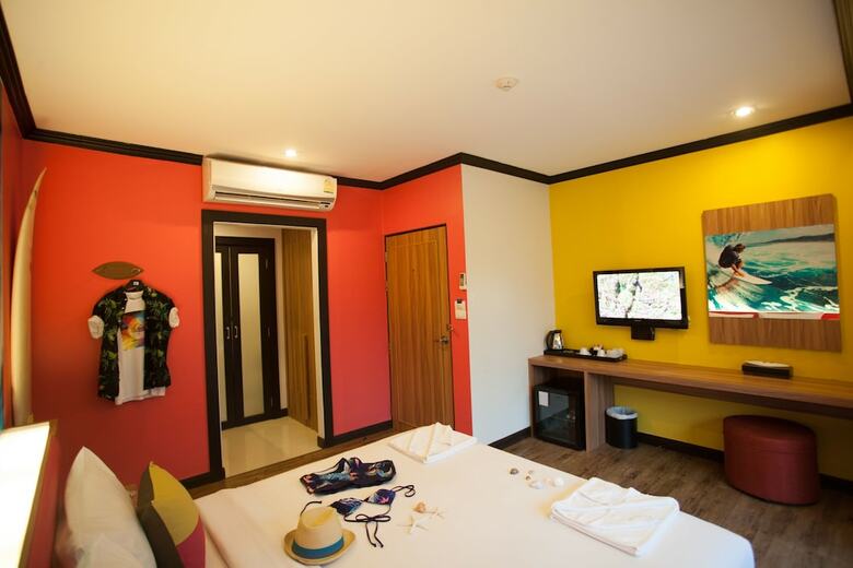 Must Sea Hotel Kata