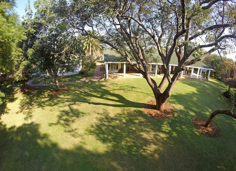 Bed & Breakfast Musketeers Lodge