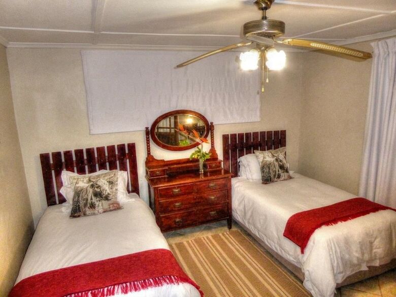 Bed & Breakfast Musketeers Lodge