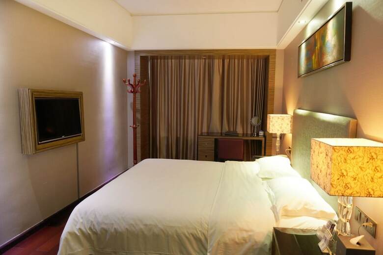 La Perle International Hotel