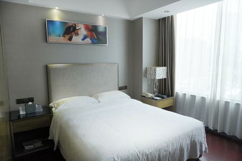La Perle International Hotel