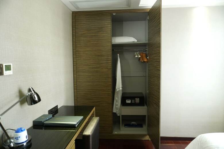 La Perle International Hotel