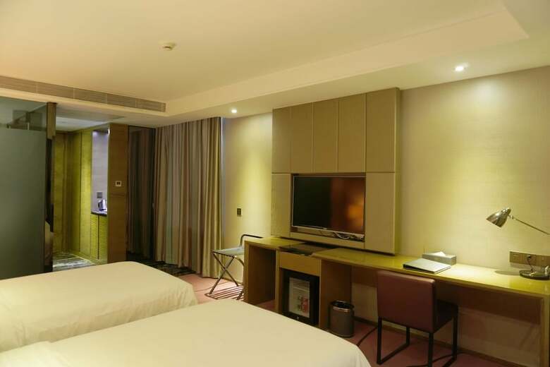 La Perle International Hotel