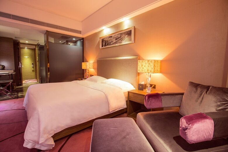 La Perle International Hotel
