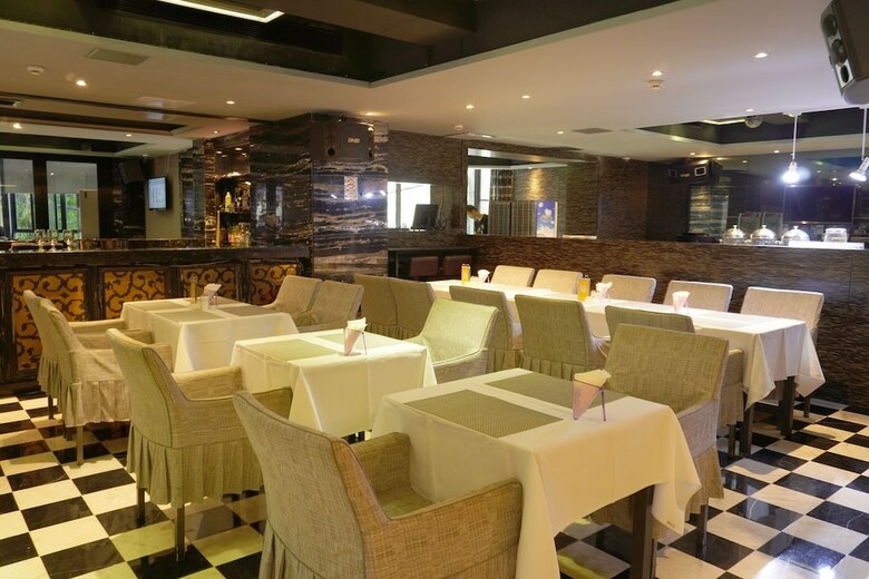 La Perle International Hotel