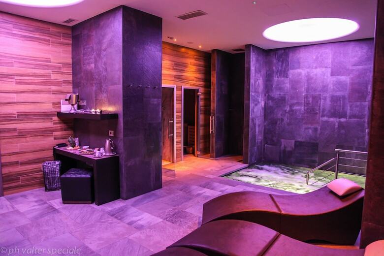 4 Spa Resort Hotel