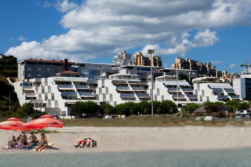 Apartamentos Cro Jet Set On The Beach