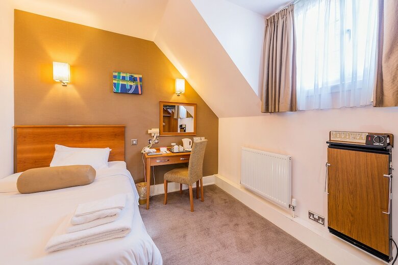 Ramada By Wyndham Loughborough Hotel