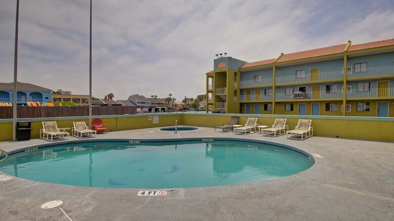 Windwater Hotel & Marina