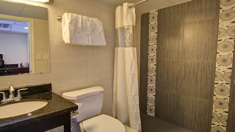 Windwater Hotel & Marina