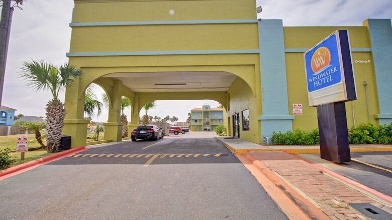 Windwater Hotel & Marina