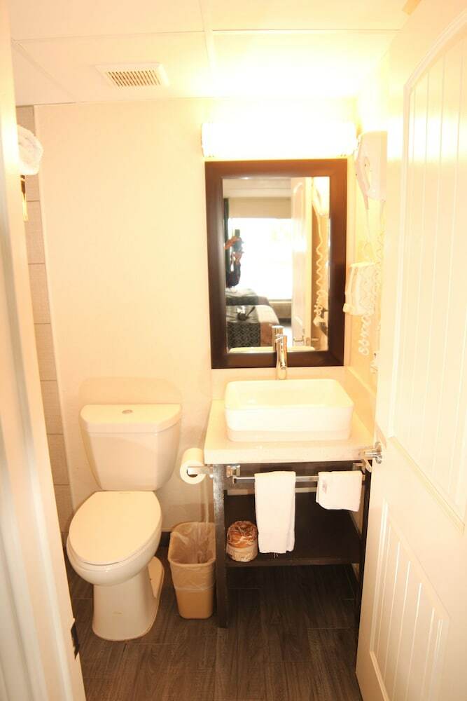 Windwater Hotel & Marina