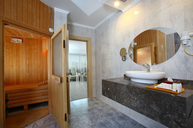 Royal Arena Hotel & Resort Spa - All Inclusive