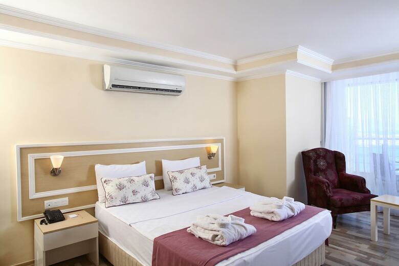 Royal Arena Hotel & Resort Spa - All Inclusive