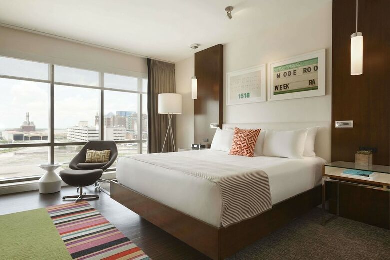 Hotel The Alexander