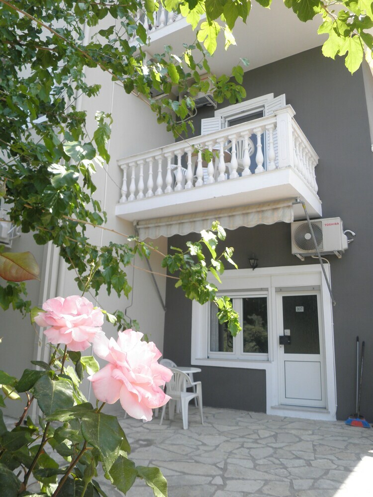 Apartamentos Kanali Village