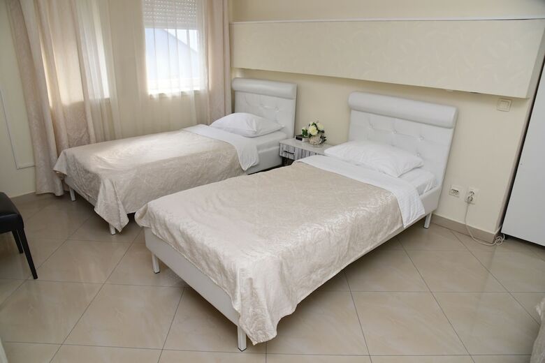 Dash Hotel