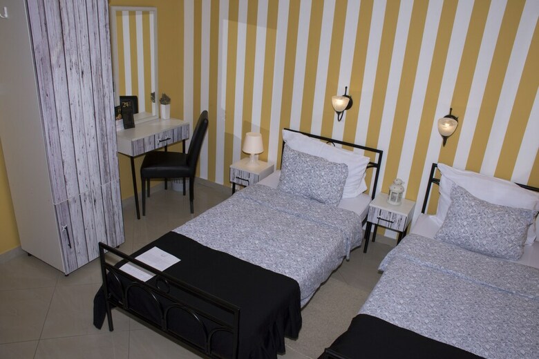 Dash Hotel