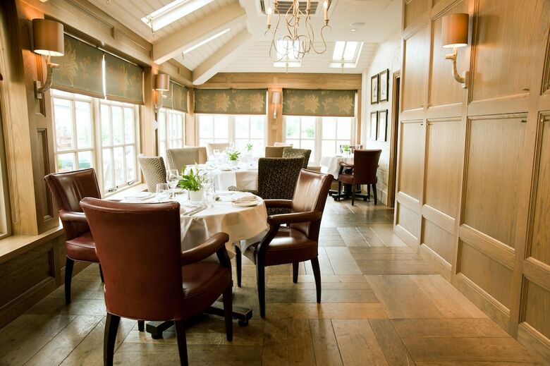 Noel Arms Hotel