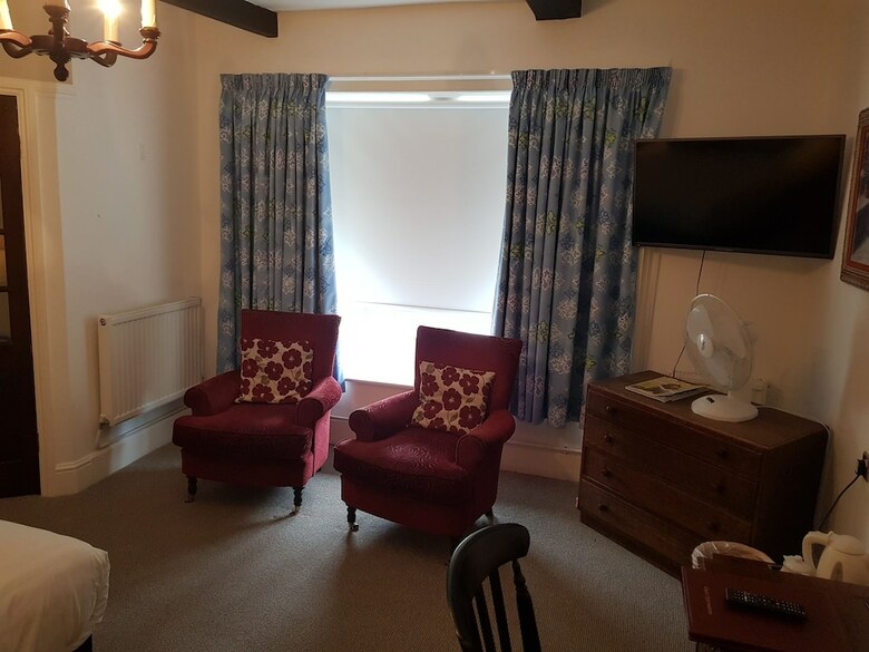 Noel Arms Hotel