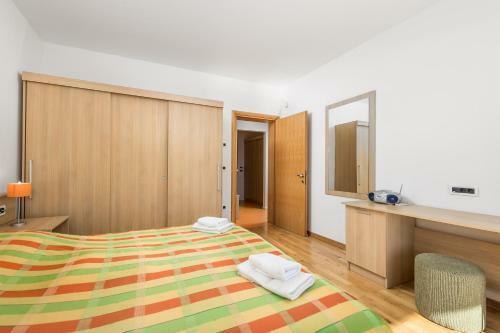 Apartments Rona Erea Icici