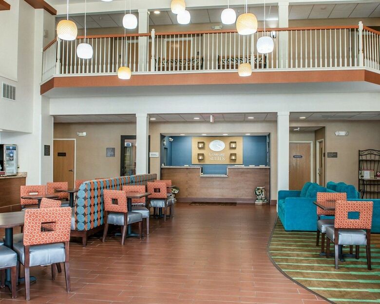 Hotel Comfort Suites North