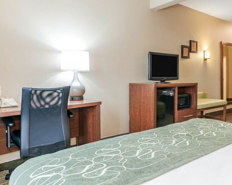 Hotel Comfort Suites North