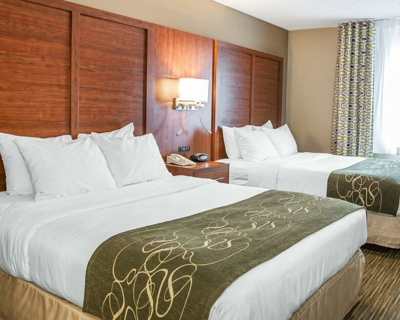 Hotel Comfort Suites North