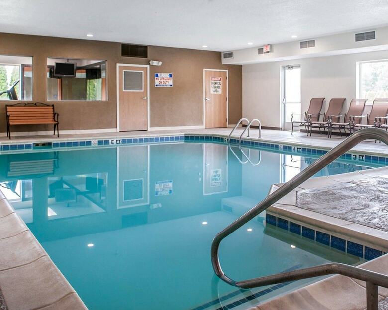 Hotel Comfort Suites North