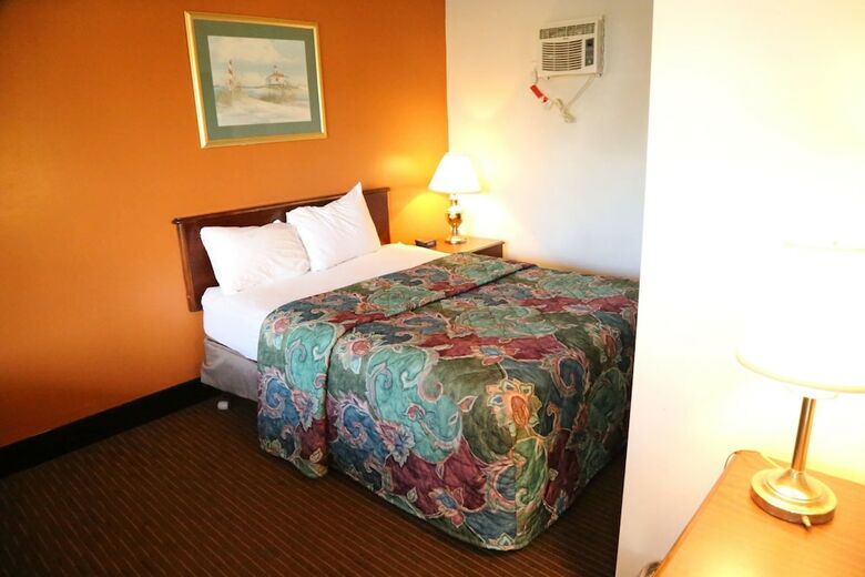 Motel Crows Nest Inn Tawas