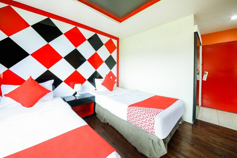 Oyo 138 The Chilli Salza Patong Hotel