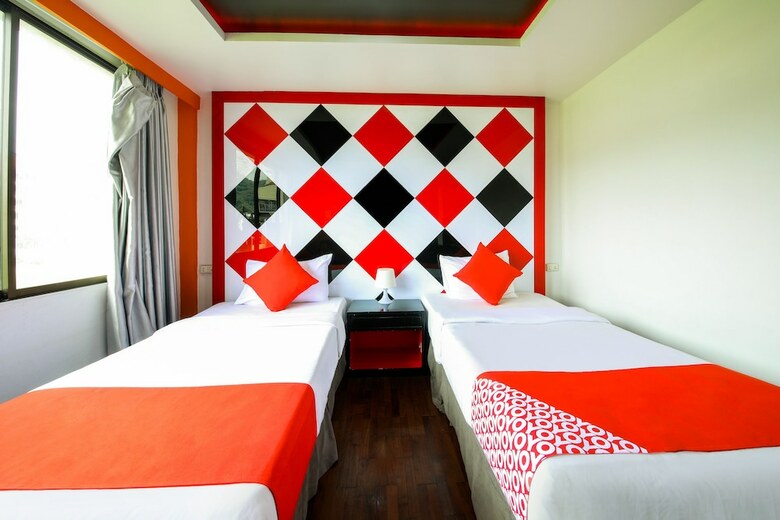 Oyo 138 The Chilli Salza Patong Hotel