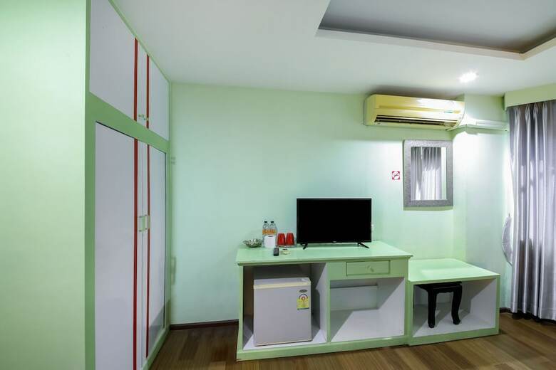 Oyo 138 The Chilli Salza Patong Hotel